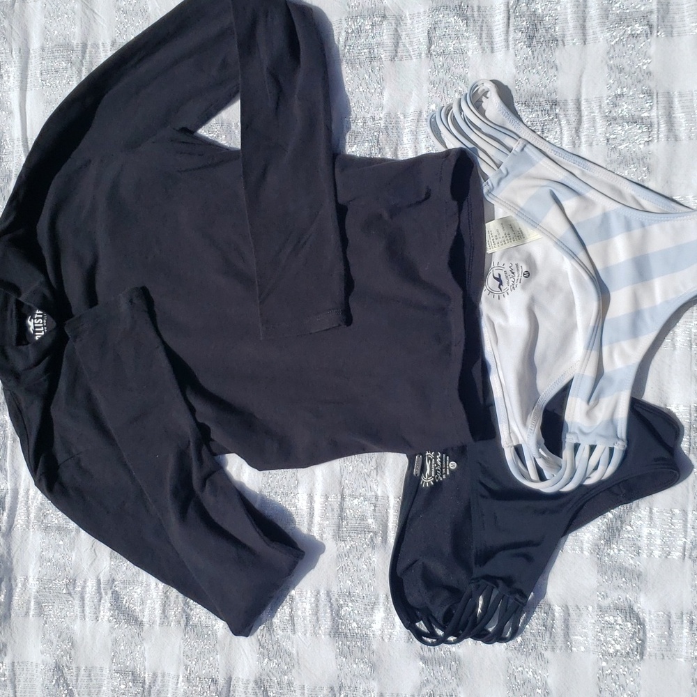 Hollister Lot 2 bikini bottoms, 1 soft top long sleeve shirt